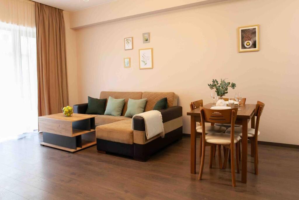 Gg Home - Cozy 1 Bedroom Apartment On Kazbegi Avenue 15 Тбилиси Экстерьер фото